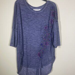 Standard Grace Bluish Gray Embroidered Floral 3/4 Sleeve Top Medium!
